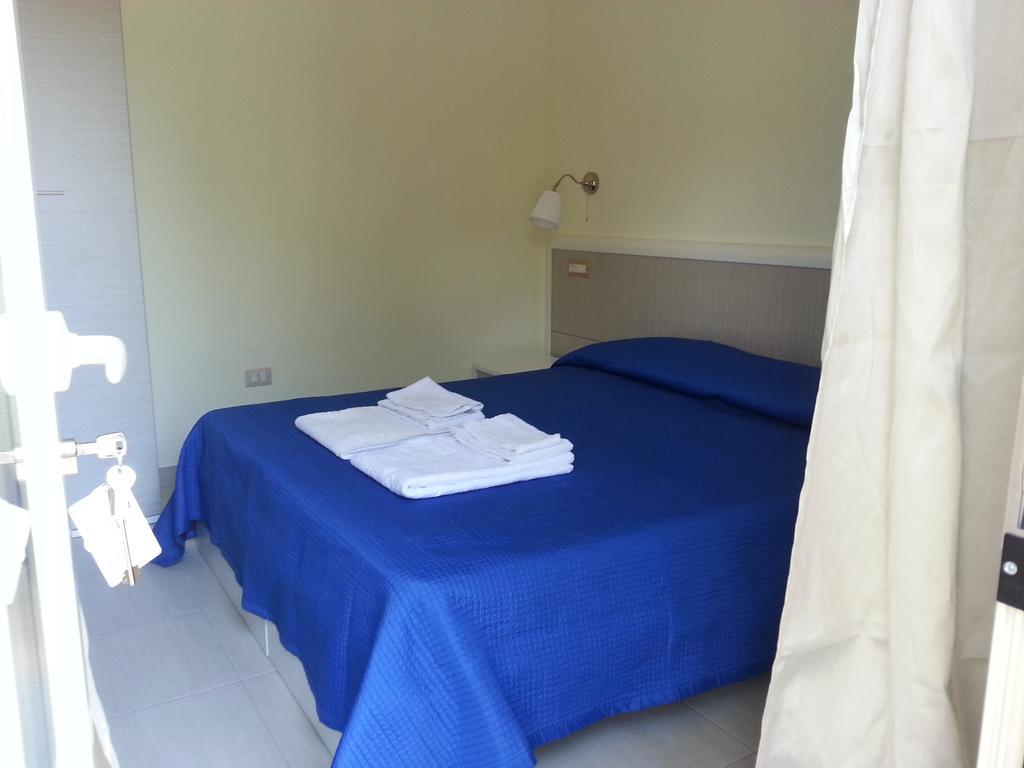 Il Girasole Formia Guesthouse Rooms Exterior photo