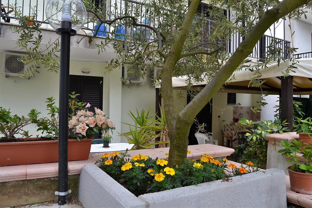 Il Girasole Formia Guesthouse Rooms Exterior photo