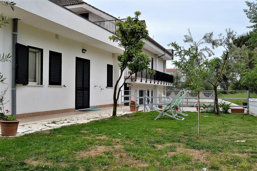 Il Girasole Formia Guesthouse Rooms Exterior photo
